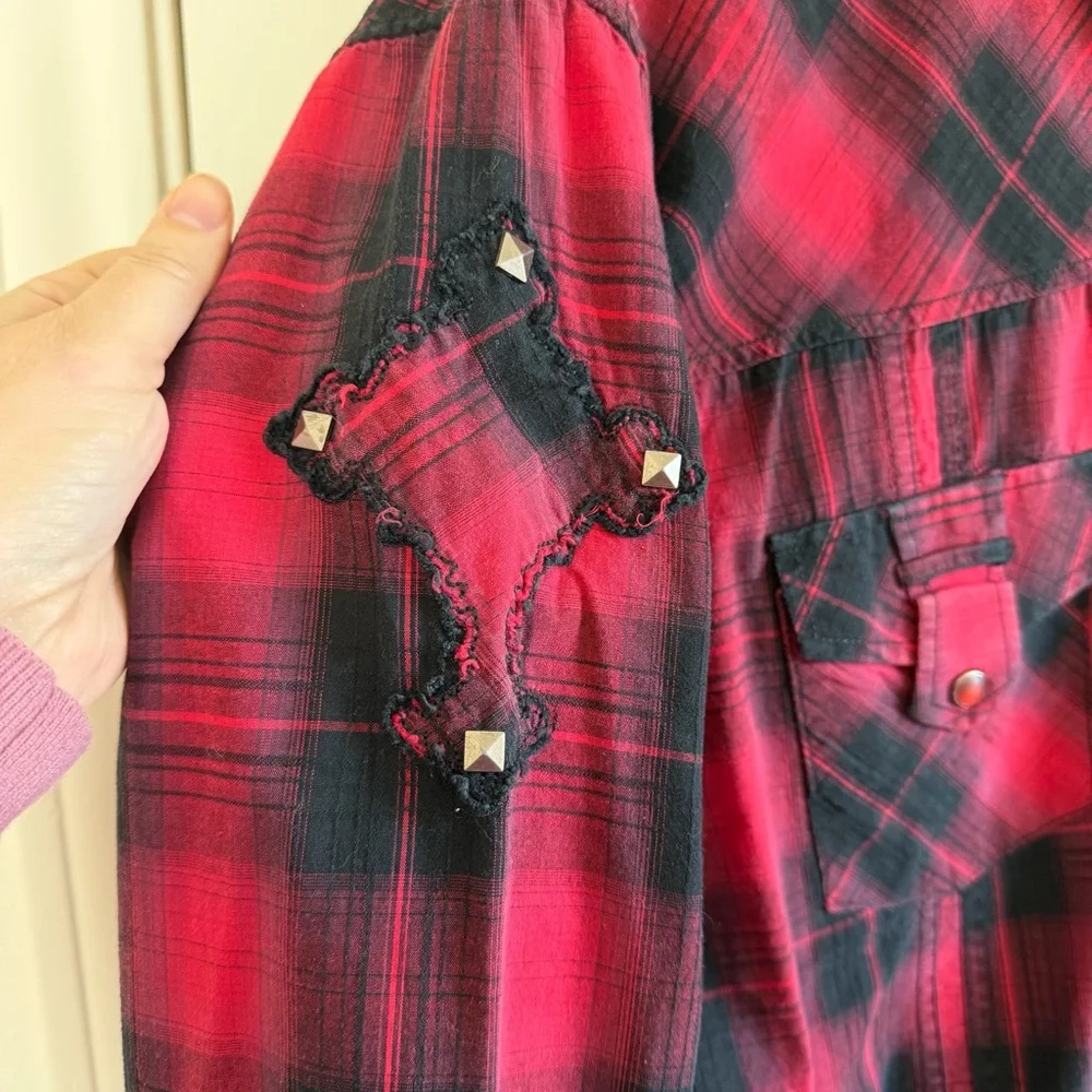 Rock & Roll Cowboy Men XL Red Plaid‎ Long Sleeved Button Down Shirt Embroidered
